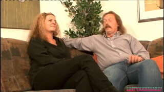 Kåte milf med store kanner få knulle av sin bror i lov la ham cum i hennes store bryster