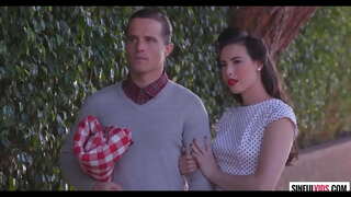 ���ხელი წყვილი Casey Calvert და Robby Echo გარეთ ���ხელი წყვილი Casey Calvert და Robby Echo გარეთ