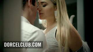 Παθιασμένο σεξ με πανέμορφη γυναίκα Mia Malkova