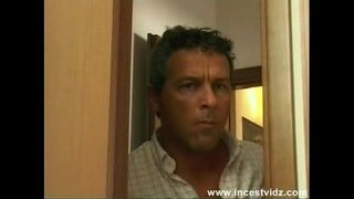 Ayah menggunakan keadaan dubur