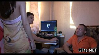 Cukup gadis remaja berdiri anjing fesyen