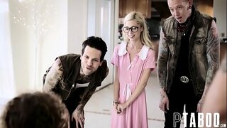 Врућа девица плавуша хоттие зајебава по први пут