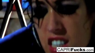 Brunette babe ግምገማዎች banged