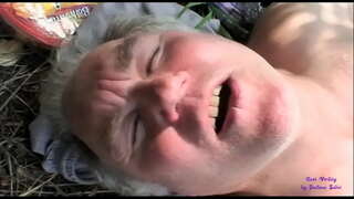 شلخته می بیند دو پیر مرد لعنتی در حومه باز و می پیوندد